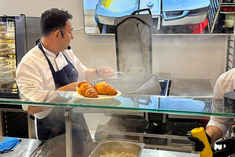 Yabancı ziyaretçi rekor kırdı, hedef 6 milyar dolar ihracat