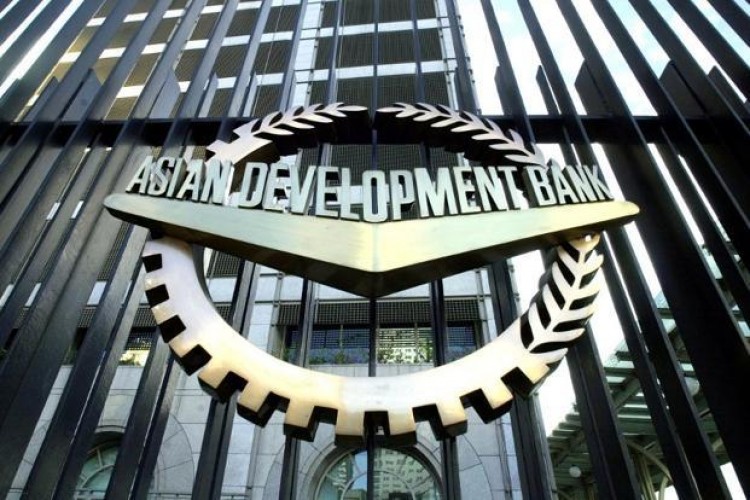 Pakistan'a 658,8 milyon dolarlık krediyi onayladı