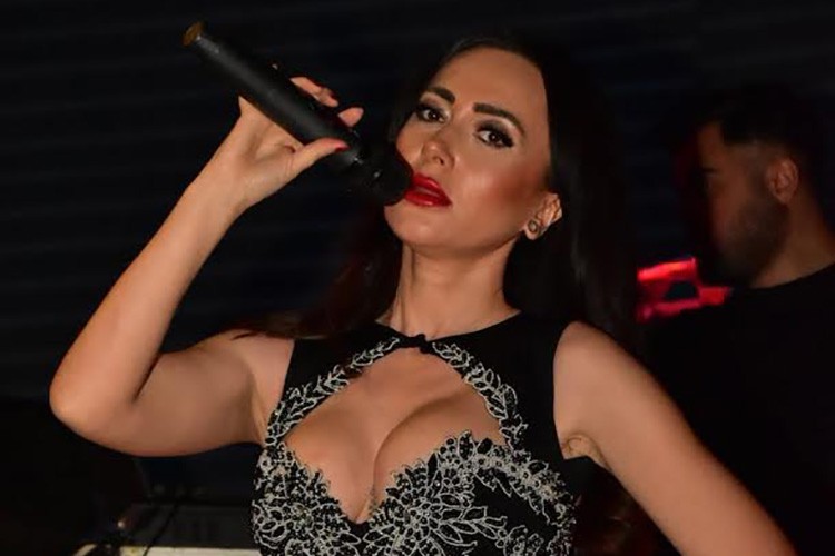 Tuğba Ünal Yürek Hoplattı!