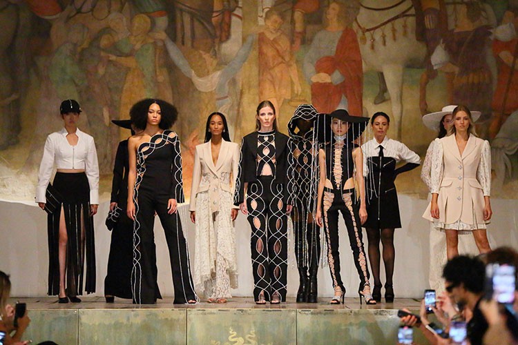 Fall Winter 2024 koleksiyonunu Milano'da tanıttı