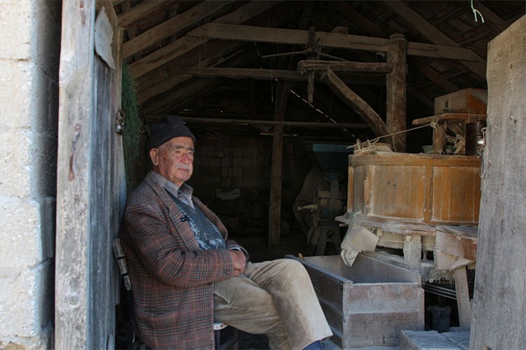 Baba mirası 80 yıllık ekmek teknesinin kapısını her gün açıyor