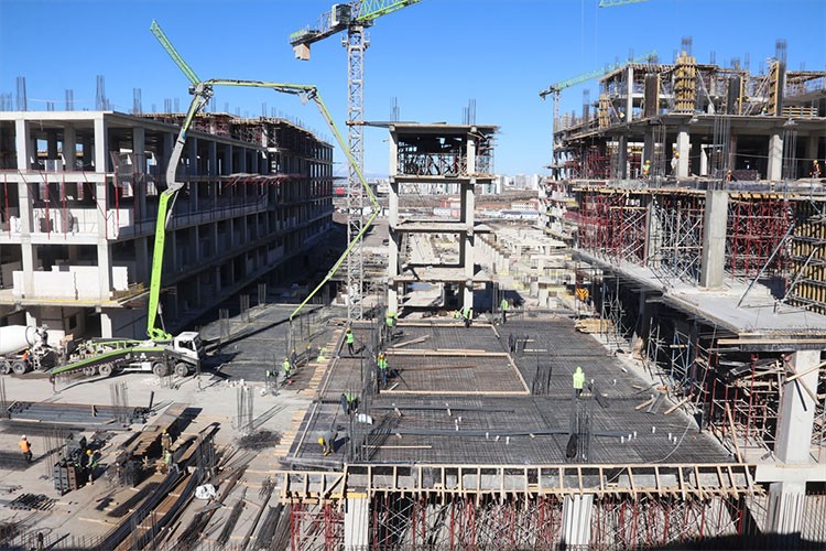 Kayapınar Şehir Hastanesi inşaatı hızla yükseliyor