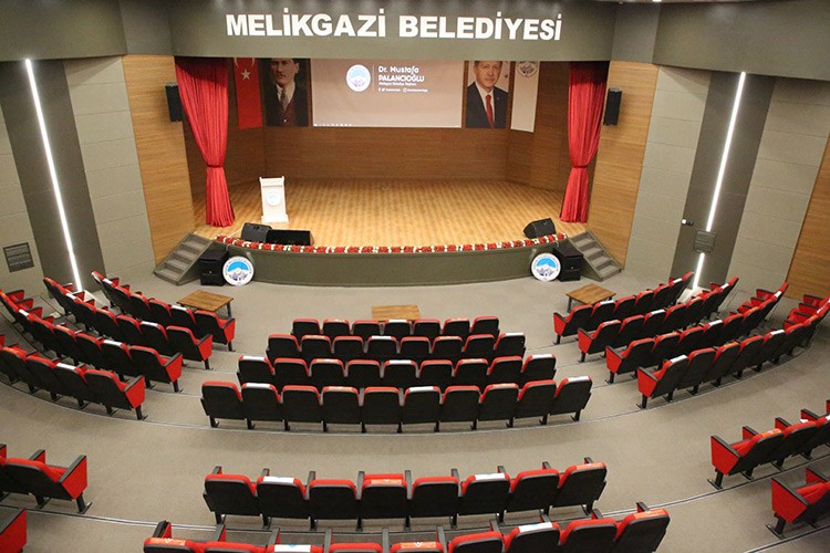 Melikgazi'nin yeni tiyatro salonu tamamlandı