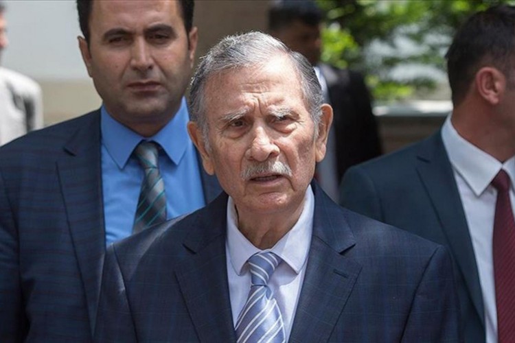 Eski başbakanlardan Akbulut hayatını kaybetti