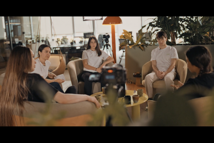 Team Paribu Mentor kapsamında Eda Erdem ve İlke Özyüksel, genç sporcularla buluştu