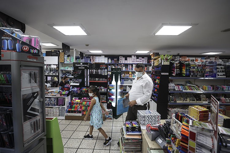 Kırtasiyelerde okul yoğunluğu
