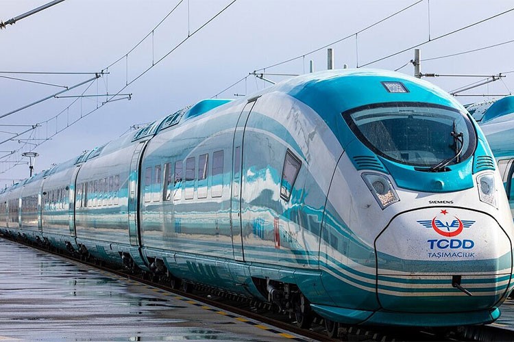 Demir yollarıyla 11 ayda 256,4 milyon yolcu taşındı