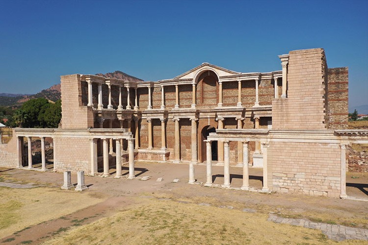 Sardes Antik Kenti'ndeki surun ihtişamı kazıyla ortaya çıkarılıyor