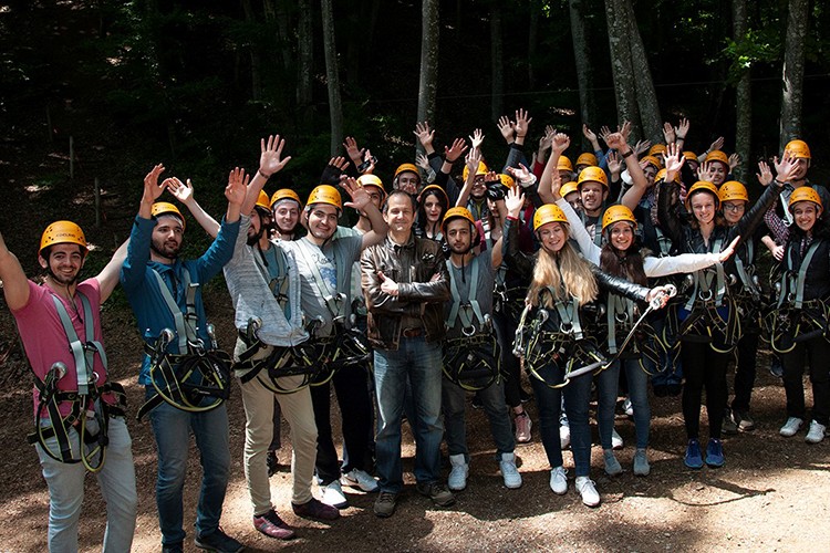 40. yaşını kutluyor