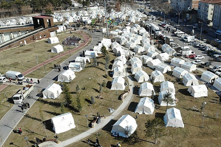"Deprem çadırlarında yangın önlemleri alınmalı"