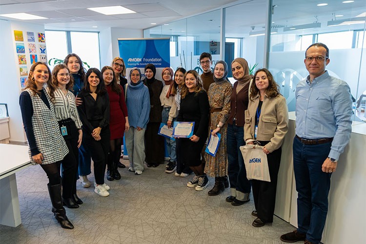 Amgen Vakfı'ndan öğrencilere büyük imkan