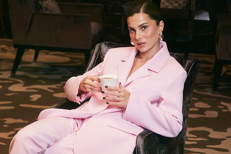 İlk konuğu Nazlı Sabancı oldu