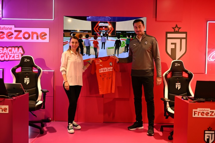 VODAFONE FREEZONE, FUT ESPORTS ANA SPONSORLUĞUNU BİR YIL DAHA UZATTI