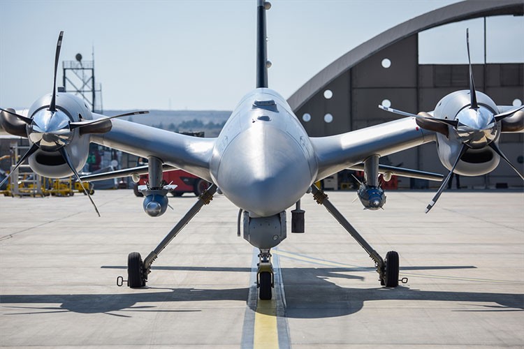 Bayraktar AKINCI atış testini başarıyla tamamladı