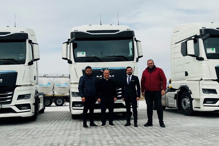 Sektörünün lider firması Akmis Süt MAN çekicileri ile araç filosunu dönüştürüyor