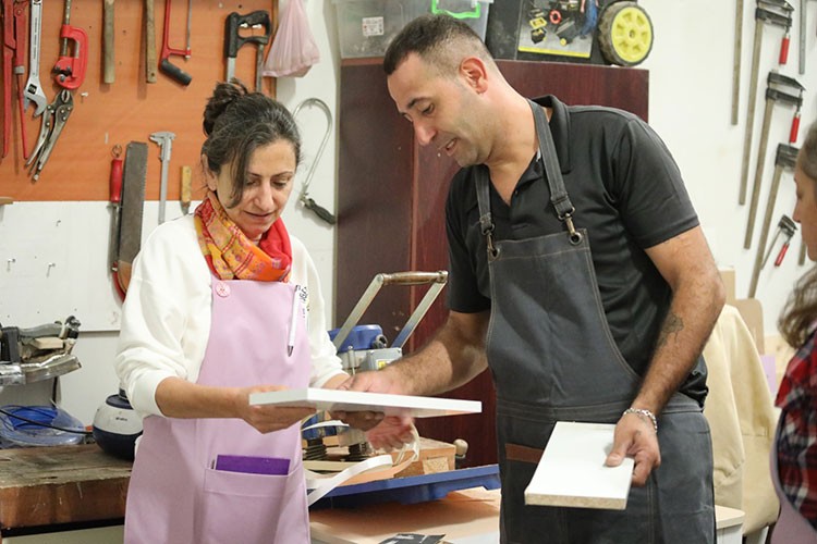 Kadınlara marangozluk eğitimi