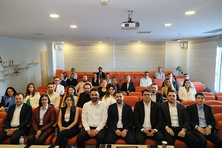 Küresel Belirsizlik Ortamında Yol Almak