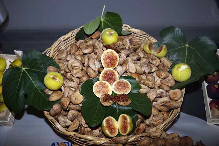 Aydın Ticaret Borsasına yılın ilk kuru incirleri ulaştı