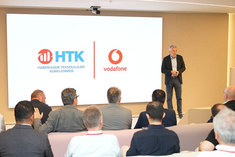 Vodafone'un düzenlediği çalıştayda yerli kapasite konuşuldu