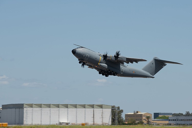 Airbus, 100. A400M'i teslim etti