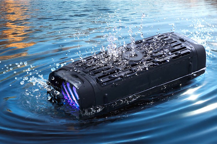 Su üzerinde yüzen, hoparlöre hazır mısınız?