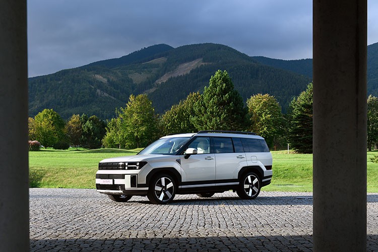 Hyundai Yeni Santa Fe baştan sona yenilendi