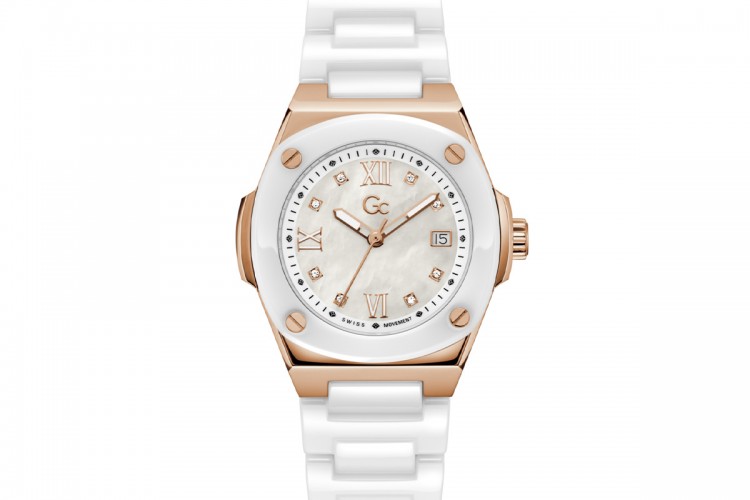 Gc'den Modern Zarafetin İncisi