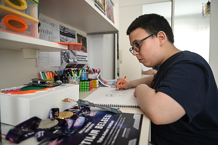 Otizmli Taha, çocuklara ilham vermek istiyor