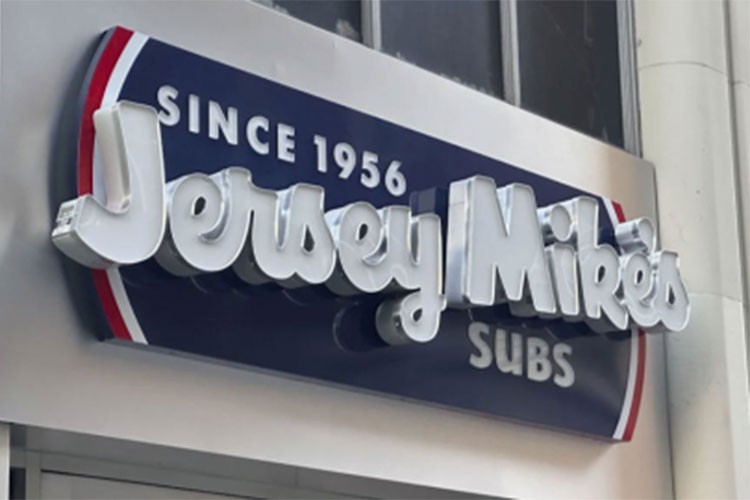 Blackstone, Jersey Mike's'ı satın alacak