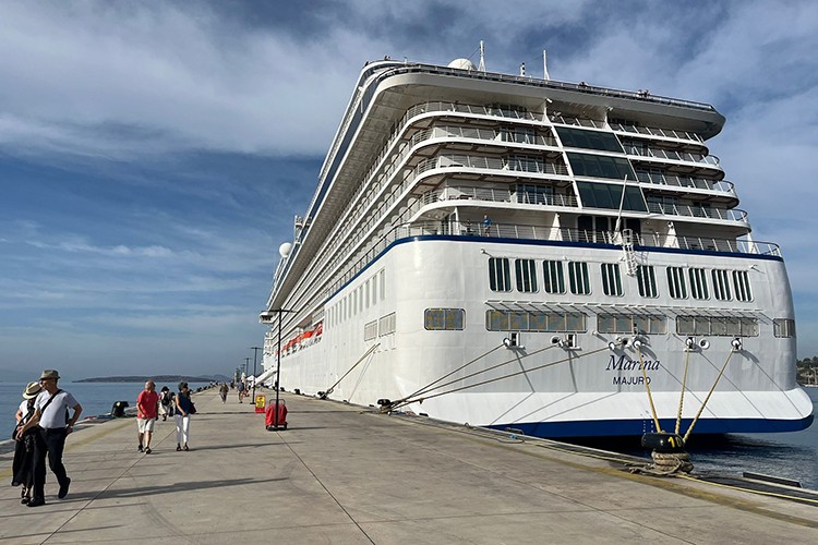 Bodrum'a kruvaziyerle 1200 yolcu geldi