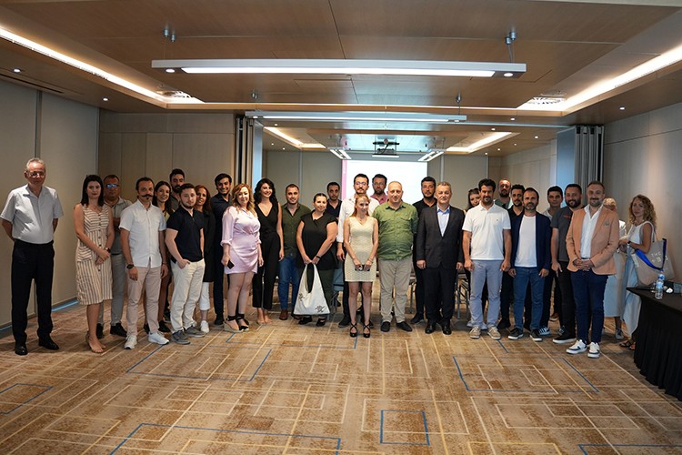 Avrupa ve Amerika'nın Kapılarını Türk Ürünlerine Açıyor