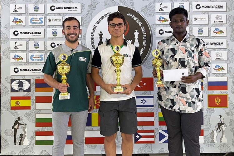 Türk satranççılar Sırbistan'daki turnuvada zirveye çıktı