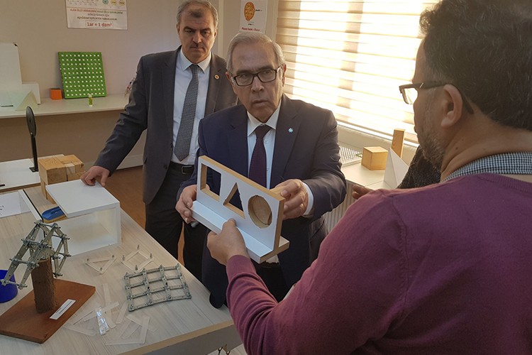 Taksitle fabrika istedi