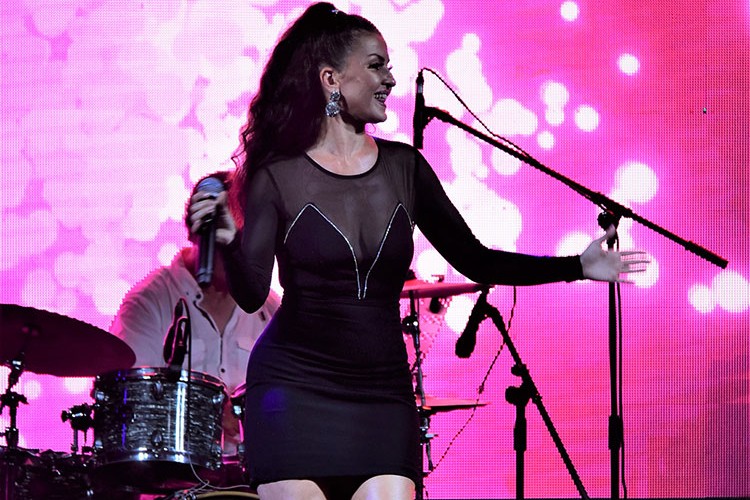 "Biz her sahnede kendimizle yarışıyoruz"