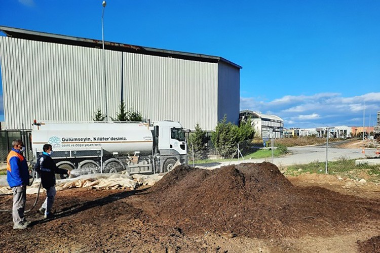 Budama atıkları kompost gübre oldu