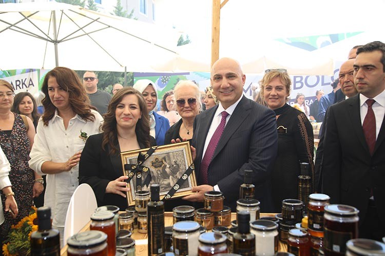 Halkbank'ın kadın girişimci desteği 131 bin 787 kadına ulaştı