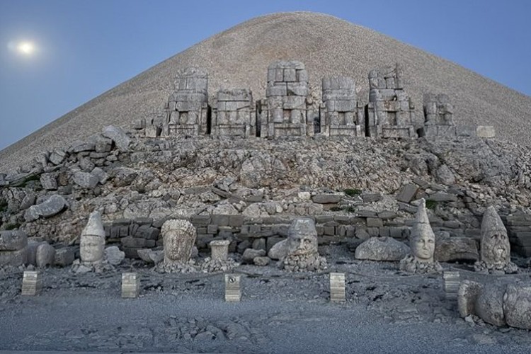 Nemrut volkanik oluşumu turizme açılıyor