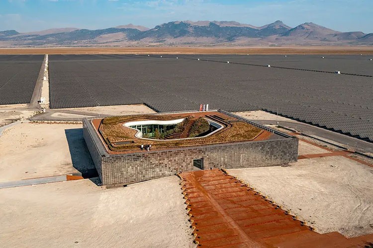 Karapınar GES 1 milyar dolarlık doğal gaz kullanımının önüne geçti