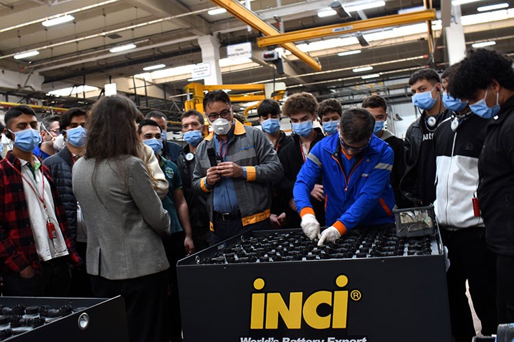 Genç Yetenekleri Sektöre Hazırlıyor