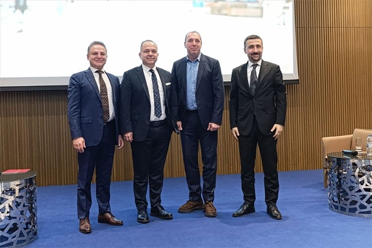 Avon Far Away Shine ile gümüş ödül kazandı