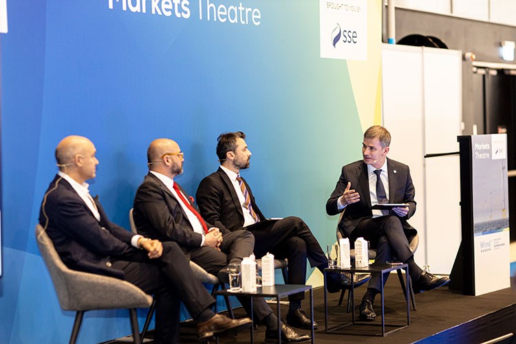 Türkiye rüzgarıyla sahada