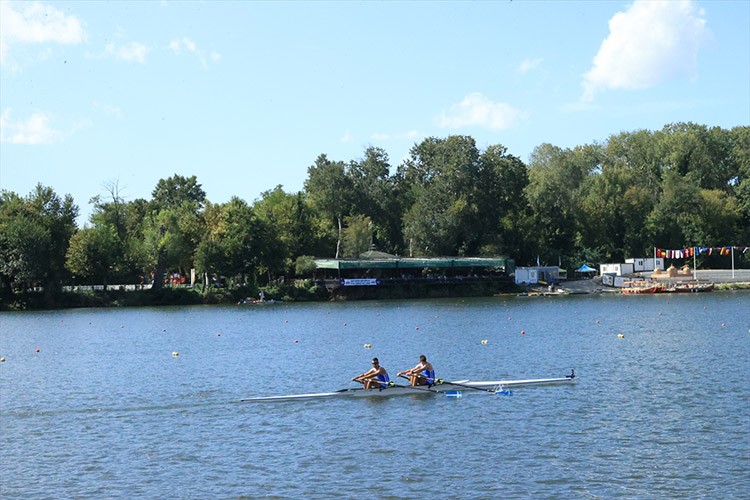 Balkan Kürek Şampiyonası'nda ilk gün yarışları tamamlandı