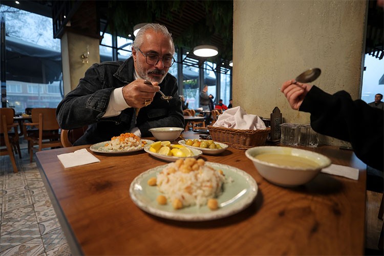 İnegöl'de kahvaltıda pilav geleneği yaşatılıyor
