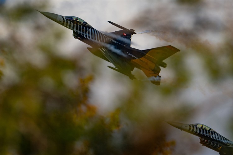 SOLOTÜRK, Anıtkabir semalarında çevre tanıma uçuşu yaptı