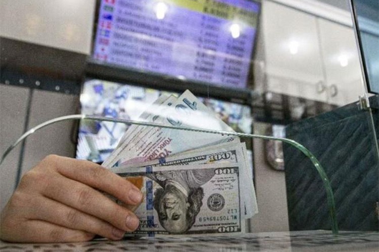 Dolar 34.76'dan açıldı
