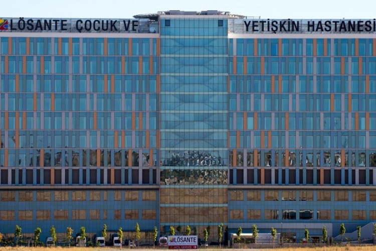 LÖSEV'Lİ AİLELERDEN SAĞLIK BAKANLIĞI'NA ÇAĞRI: HAKKIMIZ OLAN TAM RUHSATI İSİYORUZ