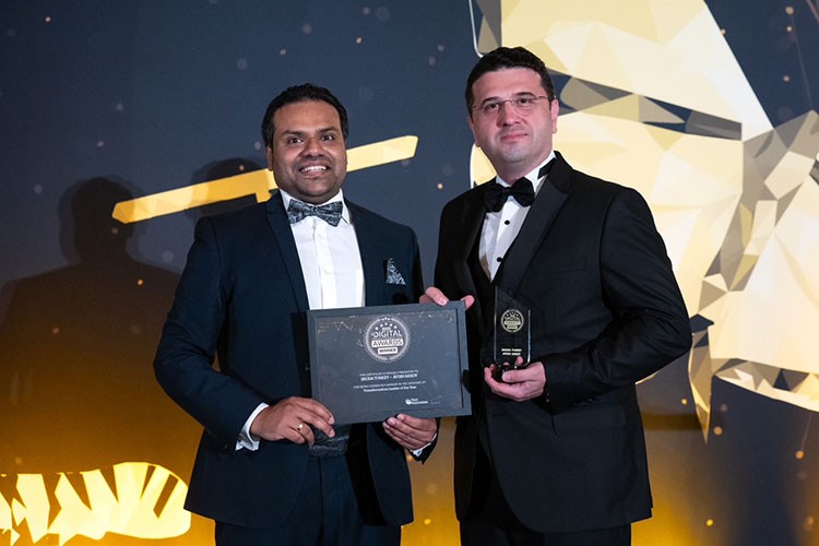 Dijital dönüşümde iki prestijli ödülün sahibi oldu