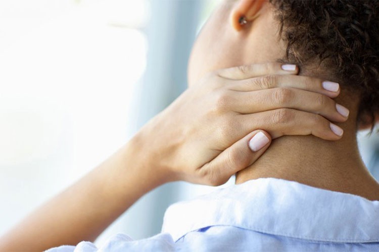 Uzmanlardan "boyun kütletmede" felç riski uyarısı