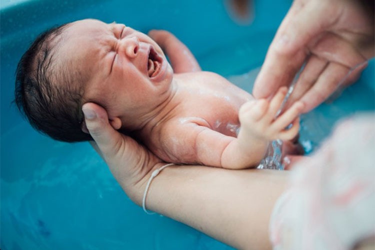 Erken sezaryen bebeğin böbrek gelişimine zarar veriyor