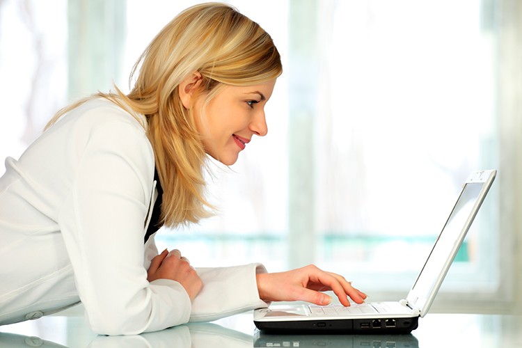 Girişimci kadınlara e-ticaret eğitimi